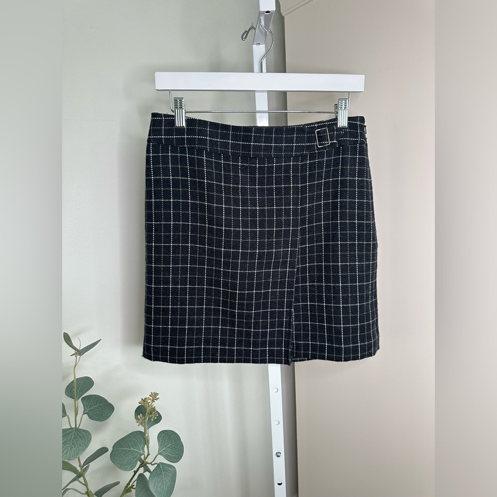 Ann Taylor LOFT Plaid Buckle Skirt in Black and White Size 2